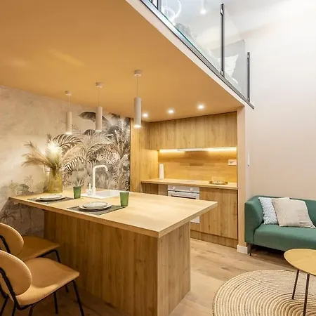 דירה Downtown Comfort Two