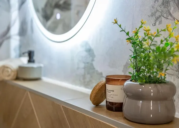 Downtown Comfort Two Apartment